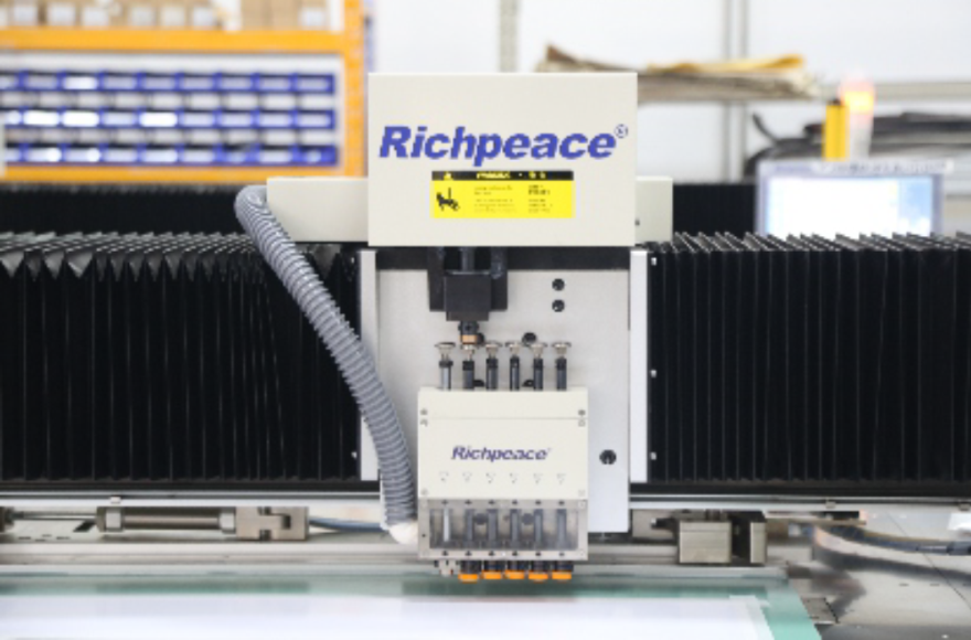 富怡全自動(dòng)高速墊板式?jīng)_孔機(jī)